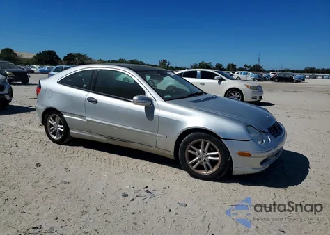 2002 Mercedes-Benz C 230K Sport Coupe z USA, uszkodzony, nr VIN WDBRN47J92A292631
